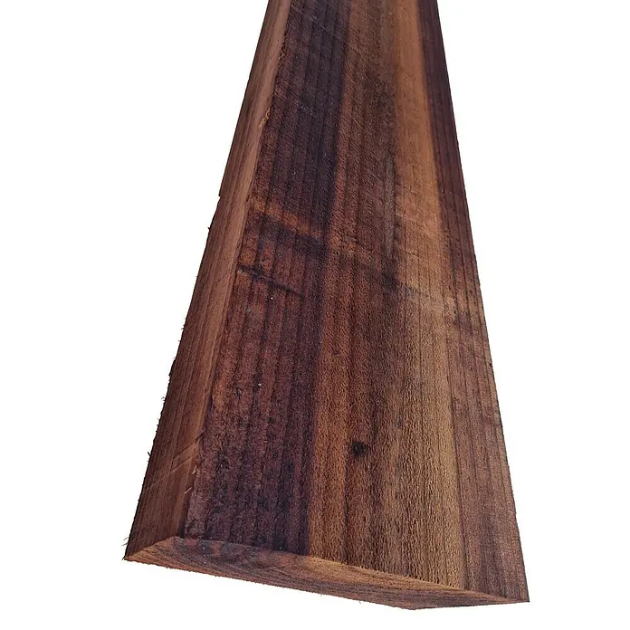 Traviesa de madera - 125 x 20 x 10 cm, Pino - Primer plano