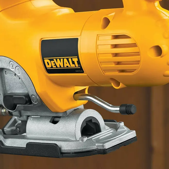 Dewalt Sierra de calar DW331K-QS - 701 W, Número de carreras marcha en vacío: 3.100 carreras/min. - Primer plano