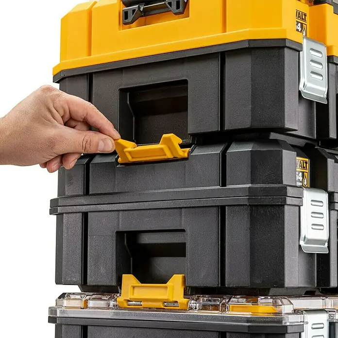 Dewalt Caja de herramientas DWST83344-1 - 440 x 332 x 183 mm, Capacidad de carga: 30 kg, Se puede cerrar - Producto en uso