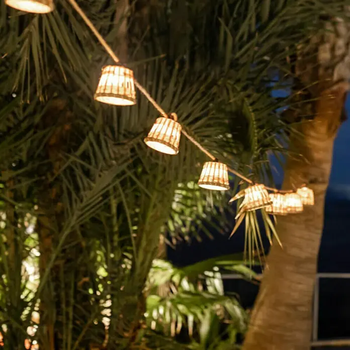 New Garden Guirnalda luminosa LED Aurora - Para exterior, 8 m, Color de luz: Blanco neutro - Producto en uso