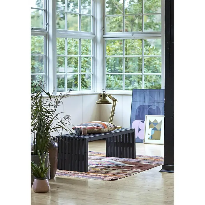 Plus Gartenbank Rustik - L x B x H: 138 x 49 x 45 cm, Holz, Schwarz - Stimmungsaufnahme