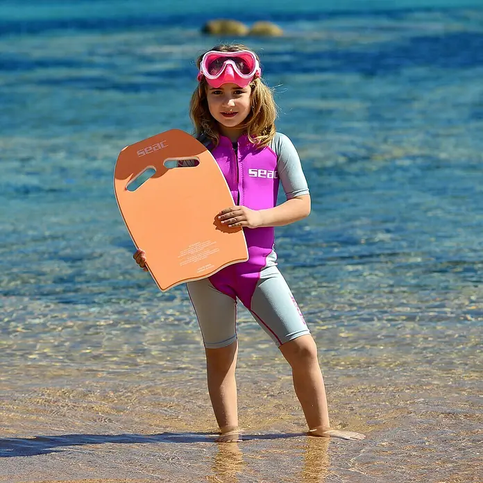 Seac Sub Tabla de natación Kickboard - L x An x Al: 42 x 29 x 3 cm, Naranja - Producto en uso