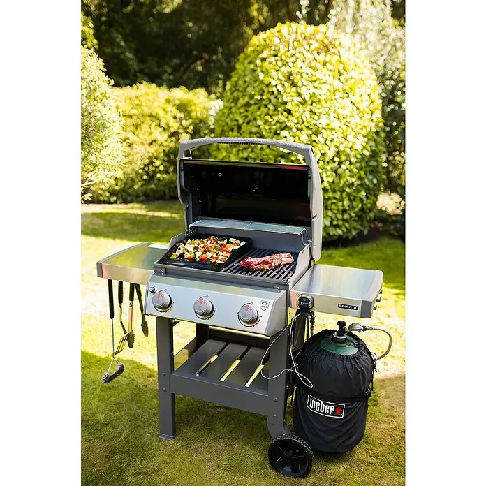 Weber Barbacoa de gas Spirit II E-310 - Número de quemadores: 3, Superficie parrilla: 60 x 44 cm, 8,6 kW - Producto en uso