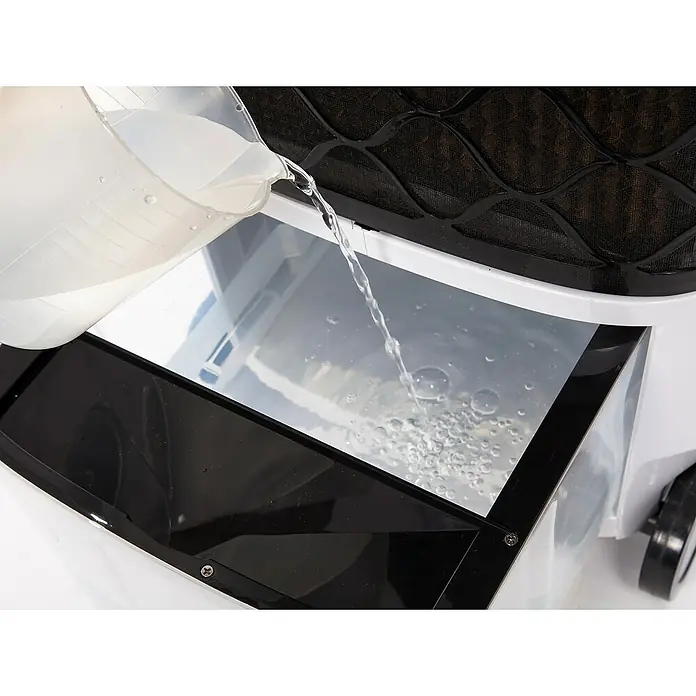 Purline Climatizador evaporativo Rafy 100 - Blanco/Negro, Altura: 88 cm, 130 W - Producto en uso