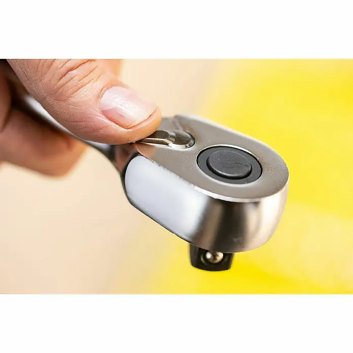 Stanley FatMax Set de llaves de vaso FMMT82680-0 - 22 pzs. - Producto en uso