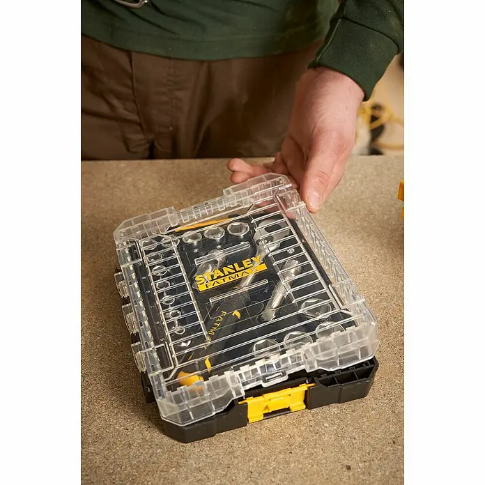 Stanley FatMax Set de llaves de vaso FMMT98102-0 - 18 pzs. - Producto en uso