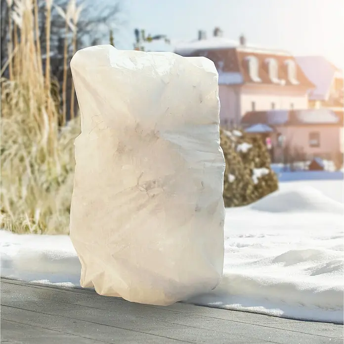Windhager Winterschutzvlies Protect XXL - 2,5 x 1,5 m, Weiß, Garten, 50 g/m² - Stimmungsaufnahme