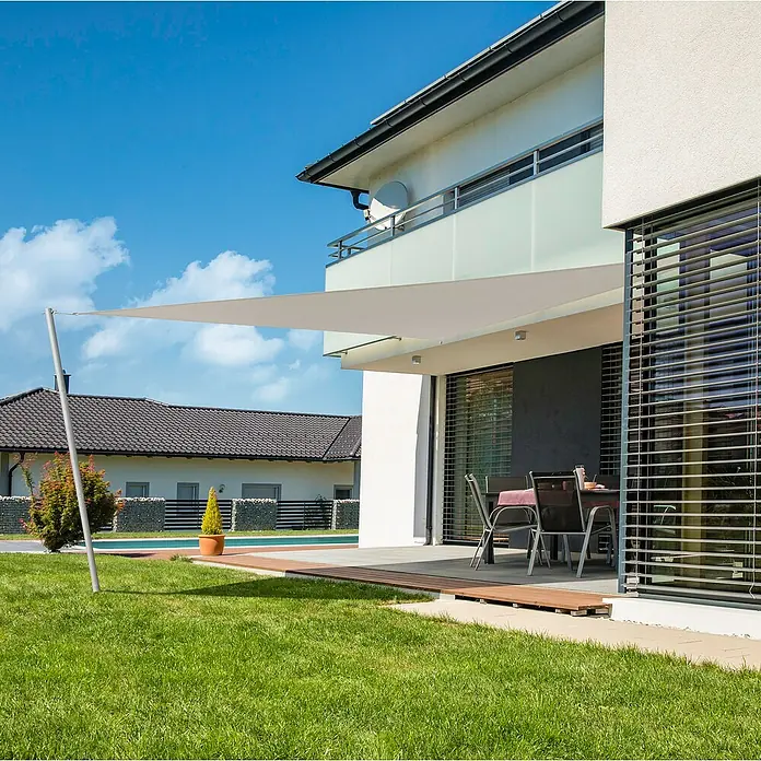 Windhager Sonnensegel Cannes - Grau, L x B: 5 x 5 m, Dreieckig - Stimmungsaufnahme