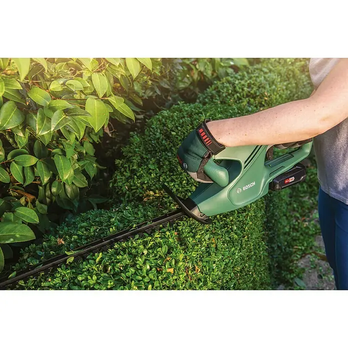 Bosch 18 V Power for All Akumulatorske škare za živicu EasyHedgeCut 18-45 - 18 V, Litij-ionska, Bez akumulatora - Proizvod u upotrebi