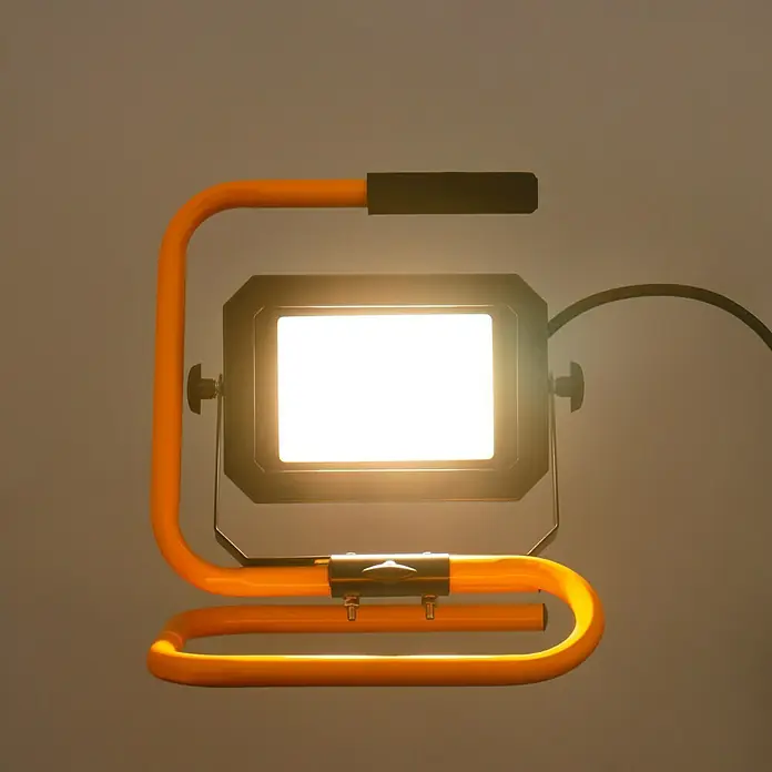 Profi Depot LED-Strahler - Netzbetrieben, Gelb/Schwarz, Neutralweiß, 30 W - Anwendungsbeispiel