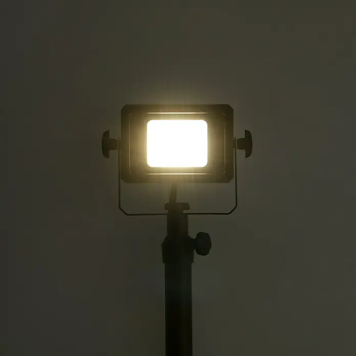 Profi Depot LED-Strahler - 10 W, L x B x H: 53,5 x 62 x 135,6 cm, Neutralweiß - Anwendungsbeispiel