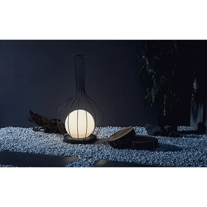 Tween Light LED-Dekoleuchte Isola - Batteriebetrieben, Schwarz, Ø x H: 39 x 72 cm - Stimmungsaufnahme