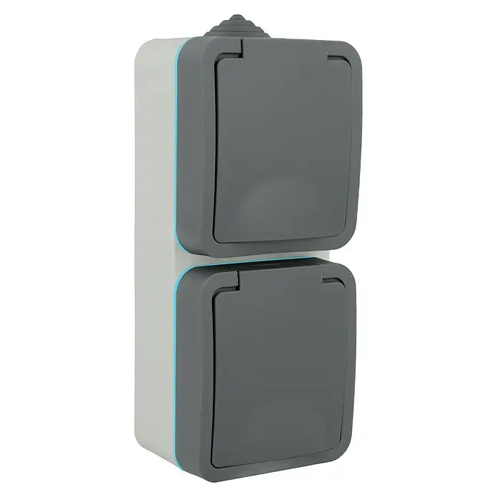 Voltomat Blueline Feuchtraum-Steckdose - 2-fach, Senkrecht, Aufputz, IP54, Grau - Diagonale Ansicht