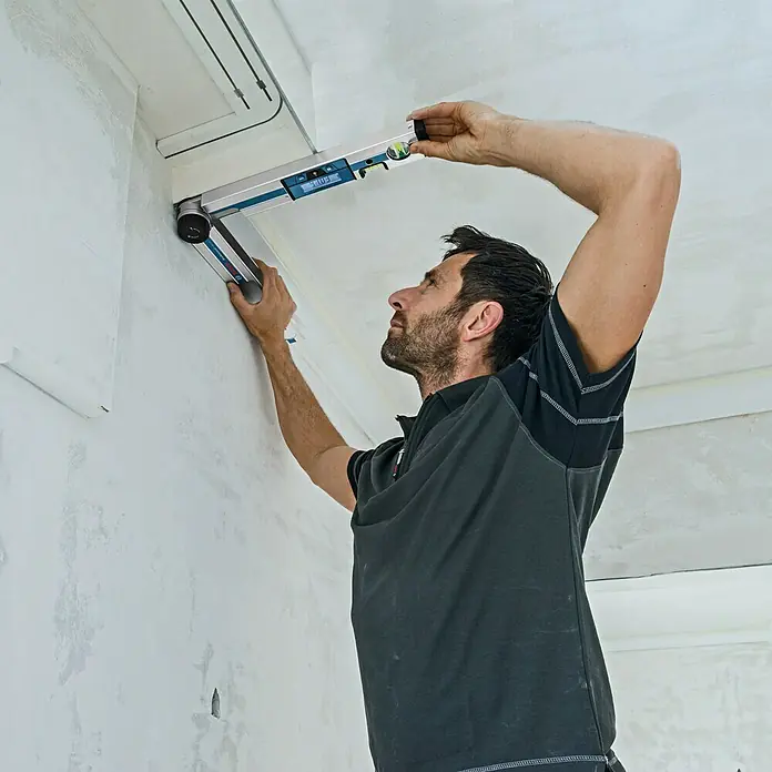 Bosch Professional Digitalni kutomjer GAM 220 - Mjerni opseg: 0 - 220° - Proizvod u upotrebi