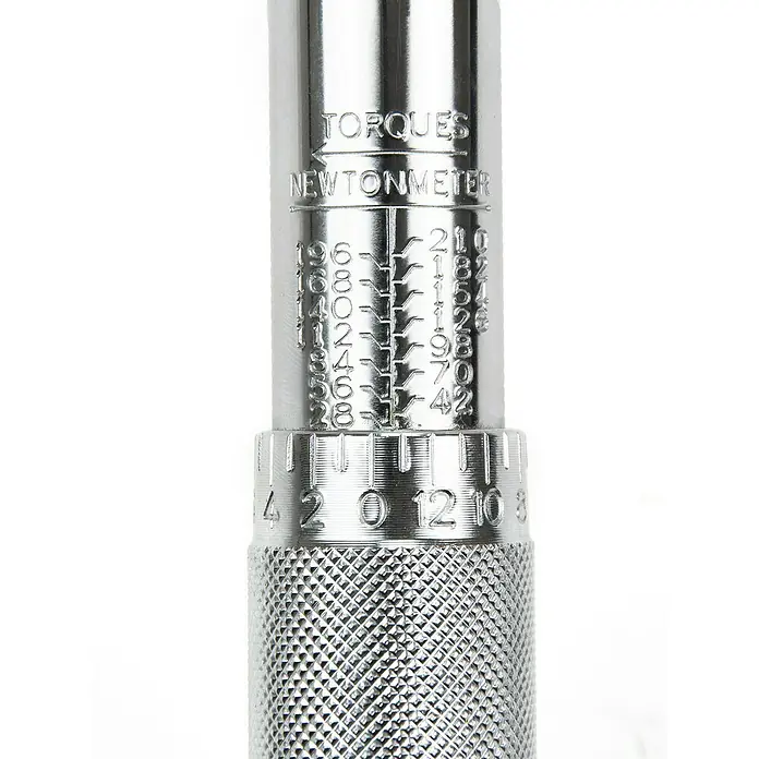 Alpha Tools Drehmomentschlüssel - 5 -tlg., 28 - 210 Nm, ½″ - Detailaufnahme