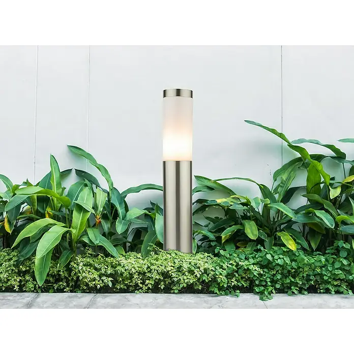 Globo Boston Sobremuro LED LED - 8,5 W, 13,1 x 13,1 x 45 cm, IP44 - Foto ambiente