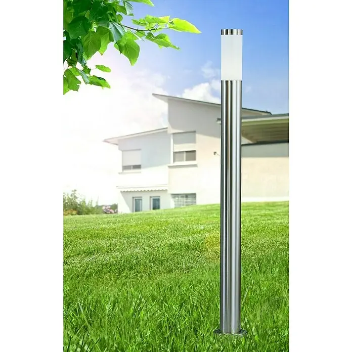 Globo Boston Sobremuro LED - 8,5 W, 12,7 x 12,7 x 110 cm, Acero inoxidable, IP44 - Foto ambiente