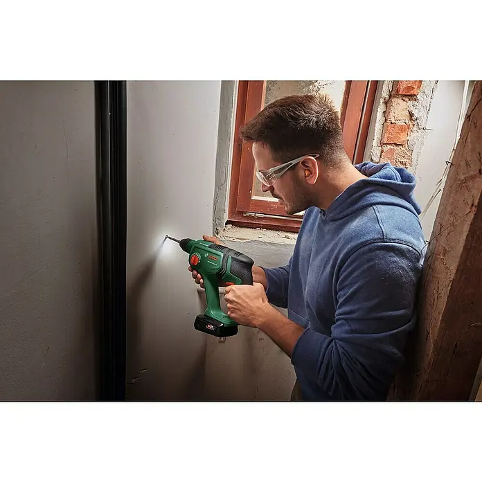 Bosch 18 V Power for All Akku-Bohrhammer UniversalHammer 18V - 18 V, Ohne Akku, Leerlaufdrehzahl: 0 U/min - 2.000 U/min, Einzelschlagstärke: 2 J - Anwendungsbeispiel