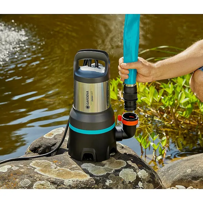 Gardena Schmutzwasserpumpe 25000 - 1.100 W, Max. Fördermenge: 25.000 l/h - Anwendungsbeispiel