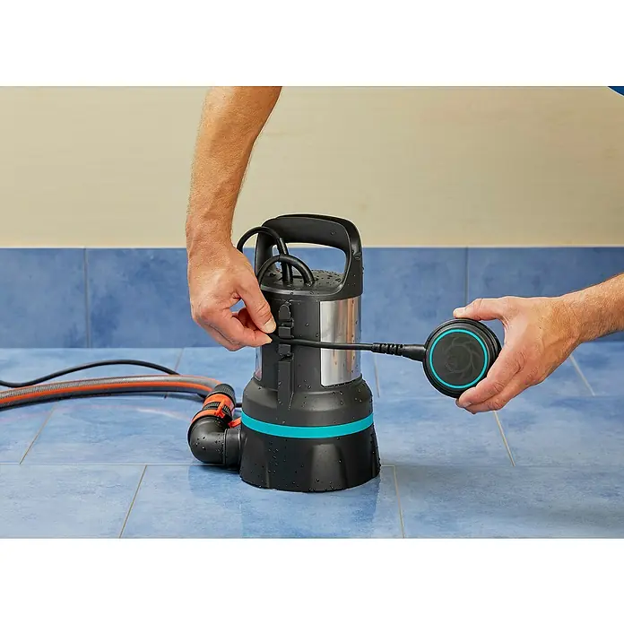 Gardena Klarwasser-Tauchpumpe 11000 - 300 W, Max. Fördermenge: 11.000 l/h - Stimmungsaufnahme