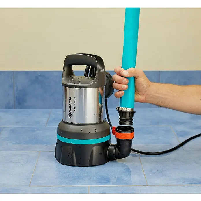 Gardena Klarwasser-Tauchpumpe 11000 - 300 W, Max. Fördermenge: 11.000 l/h - Stimmungsaufnahme