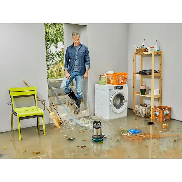 Gardena Schmutzwasserpumpe 25000 - 1.100 W, Max. Fördermenge: 25.000 l/h - Anwendungsbeispiel
