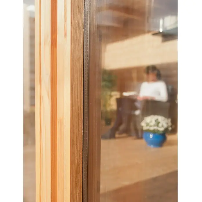 Caseta de madera Skandinavia - Espesor de pared: 44 mm - Primer plano
