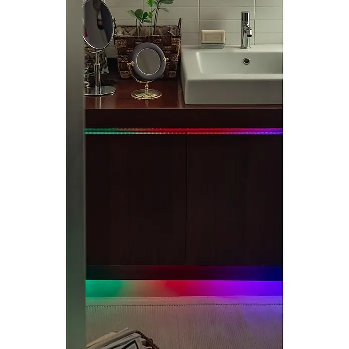Twinkly LED traka Line - Crne boje, Područje uporabe: U zatvorenom, 1,5 m, 100 žaruljica, Boja svjetla: RGB - Živopisni prikaz