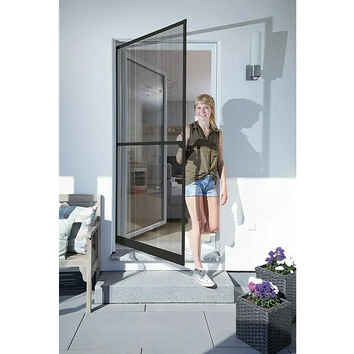 Schellenberg Insect System Mosquitera Basic - An x Al: 100 x 210 cm, Color tejido: Antracita, Fijación con abrazadera, Puerta exterior - Foto ambiente