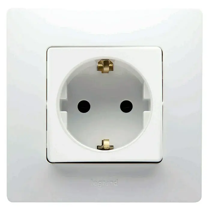 Legrand Niloé Enchufe - Blanco, Plástico, Tipo de montaje: Montaje en la pared