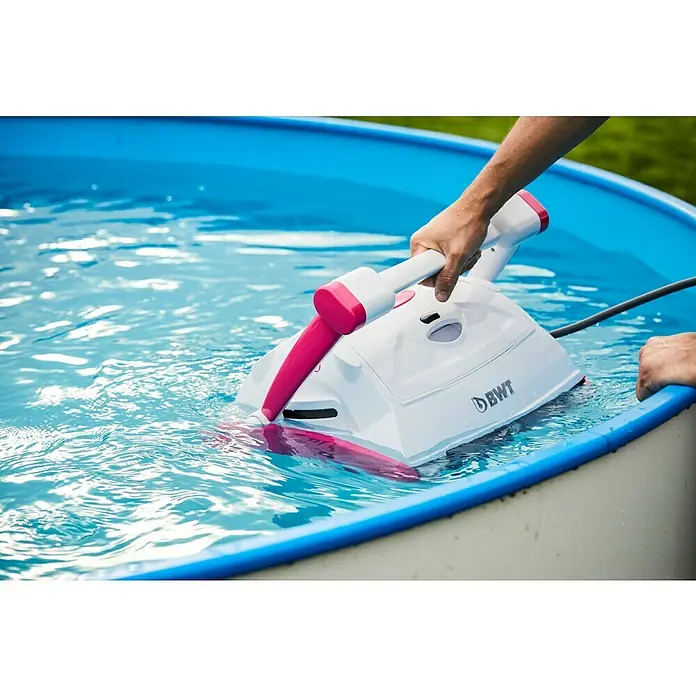BWT Poolroboter D 200 - Passend für: Pools bis 60 m² - Anwendungsbeispiel