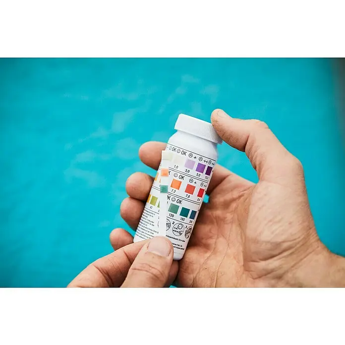 Chlor- & pH-Teststrips - Geeignet für: Wasseranalyse - Anwendungsbeispiel