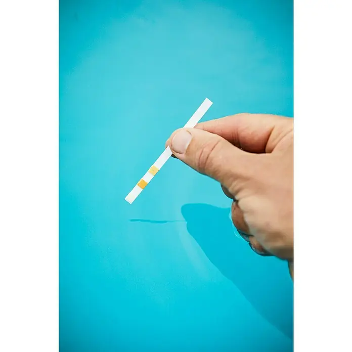 Chlor- & pH-Teststrips - Geeignet für: Wasseranalyse - Anwendungsbeispiel