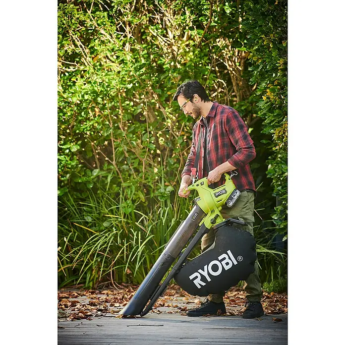 Ryobi ONE+HP Accubladzuiger/-bladblazer RY18BVXA-0 - 18 V, Excl. accu - Toepassingsvoorbeeld