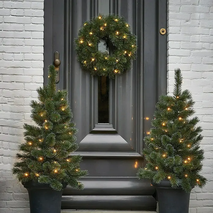 Künstlicher Weihnachtsbaum Set mit Kranz - LED-Beleuchtung, Grün, Batteriebetrieben
