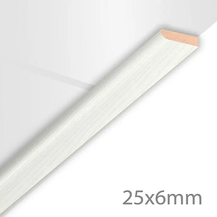 Hoekafdeklijst - 260 x 2,5 x 2,5 cm, MDF, Helderwit - Close-up