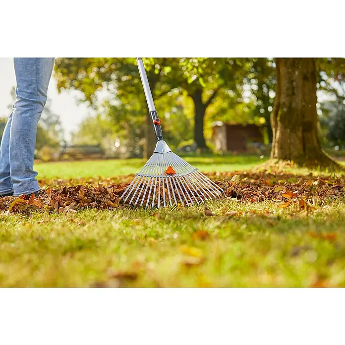 Gardena Combisystem Grablje za Combisystem - Radna širina: 30 cm - 50 cm, Aluminij - Proizvod u upotrebi