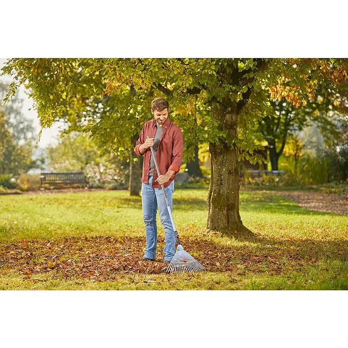 Gardena Combisystem Grablje za Combisystem - Radna širina: 30 cm - 50 cm, Aluminij - Proizvod u upotrebi