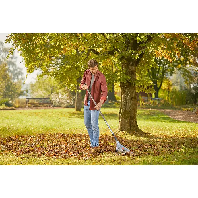 Gardena Combisystem Grablje za Combisystem - Radna širina: 30 cm - 50 cm, Aluminij - Proizvod u upotrebi