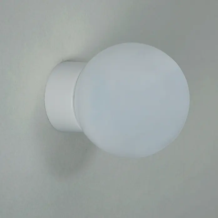 LED-Wandleuchte rund - Gerade Kunststofffassung, Ø x H: 15 x 18 cm, 9 W, Warmweiß - Stimmungsaufnahme