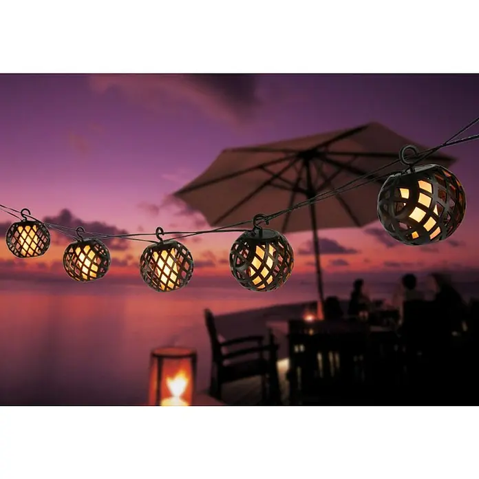 BAUHAUS Guirnalda luminosa solar Flame - Modelo: 8 luces, LED, Color de luz: Amarillo - Foto ambiente