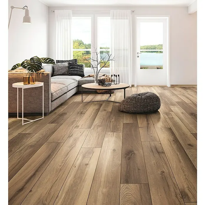 LOGOCLIC Aquaprotect Laminado Roble Wild West - 1.285 x 192 x 8 mm, AC5, Aqua Protect: Sí, Junta: Junta V4 - Foto ambiente