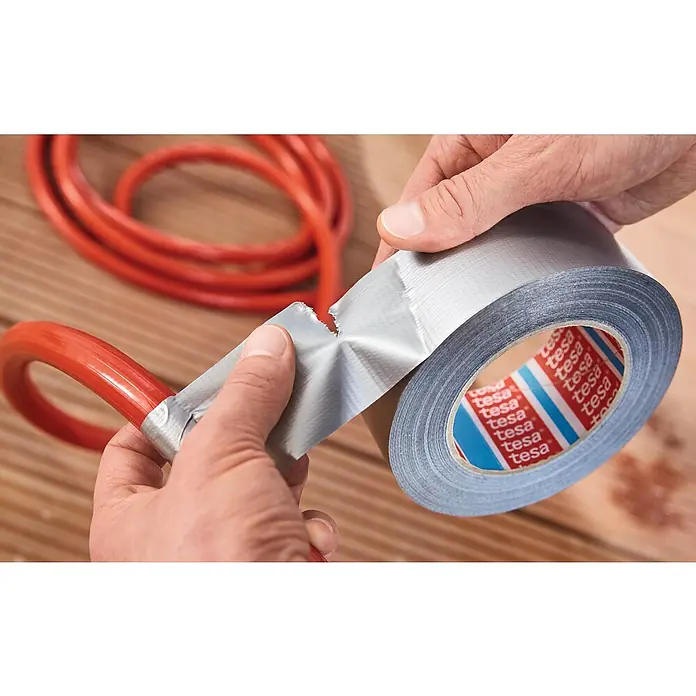 Tesa Extra Power Folienband Universal - Silber, 25 m x 50 mm - Anwendungsbeispiel