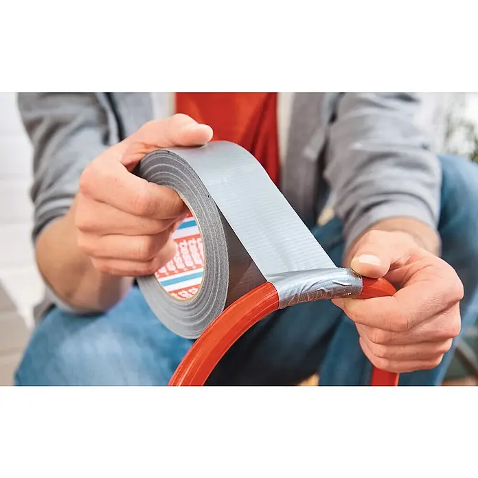 Tesa Extra Power Folienband Universal - Silber, 25 m x 50 mm - Anwendungsbeispiel