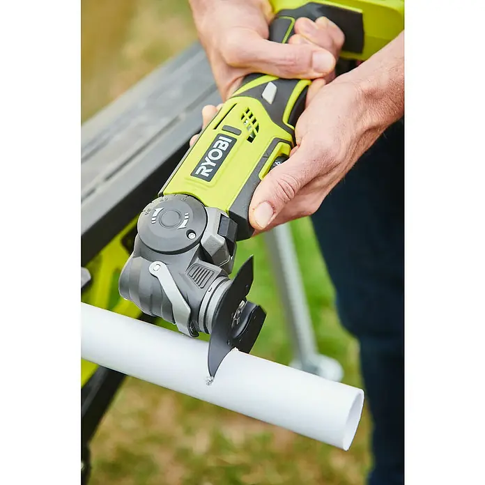 Ryobi ONE+ Akku-Multifunktionswerkzeug R18MT-0 - 18 V, Li-Ionen, Ohne Akku, Leerlaufdrehzahl: 10.000 U/min - 20.000 U/min - Anwendungsbeispiel