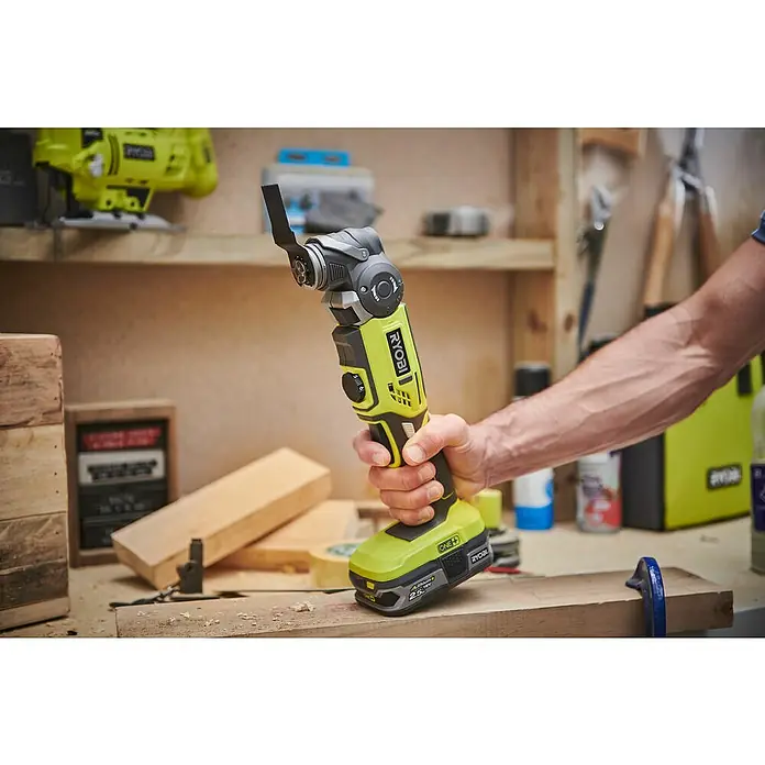 Ryobi ONE+ Akku-Multifunktionswerkzeug R18MT-0 - 18 V, Li-Ionen, Ohne Akku, Leerlaufdrehzahl: 10.000 U/min - 20.000 U/min - Anwendungsbeispiel
