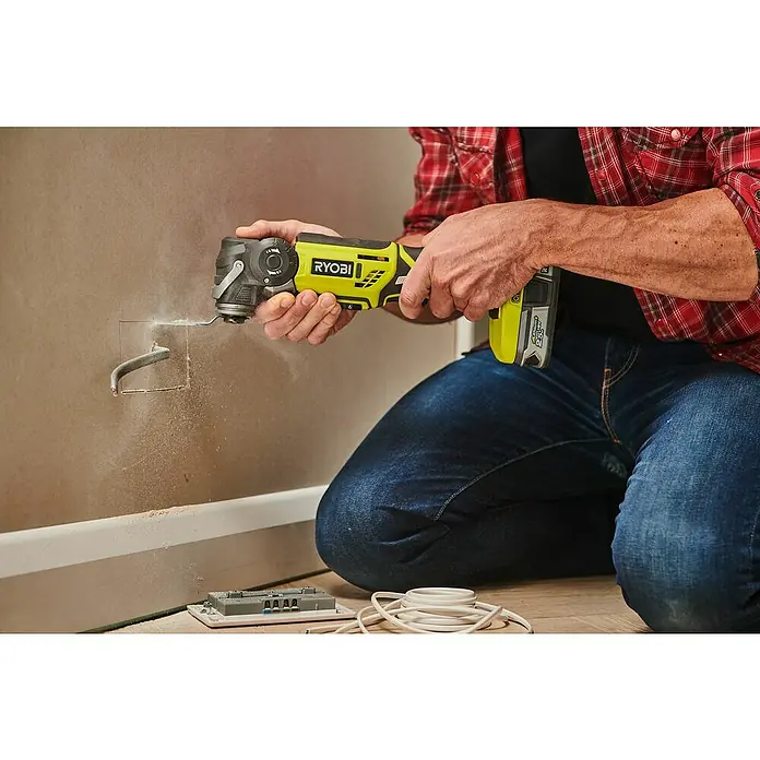 Ryobi ONE+ Akku-Multifunktionswerkzeug R18MT-0 - 18 V, Li-Ionen, Ohne Akku, Leerlaufdrehzahl: 10.000 U/min - 20.000 U/min - Anwendungsbeispiel