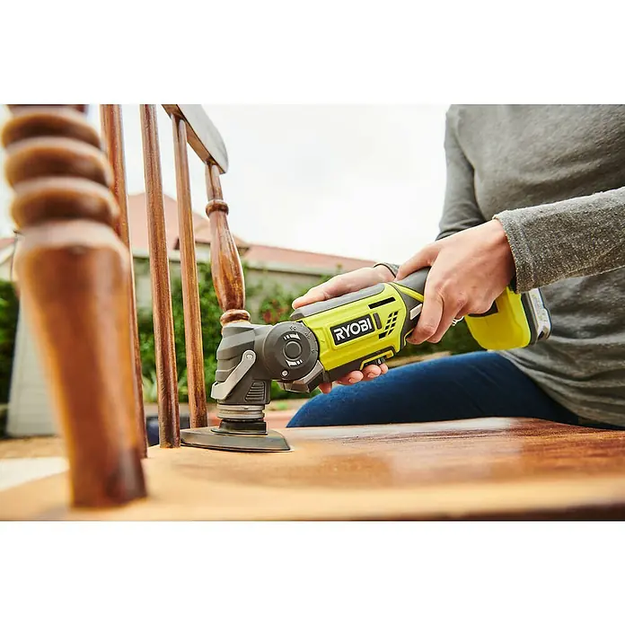 Ryobi ONE+ Akku-Multifunktionswerkzeug R18MT-0 - 18 V, Li-Ionen, Ohne Akku, Leerlaufdrehzahl: 10.000 U/min - 20.000 U/min - Anwendungsbeispiel
