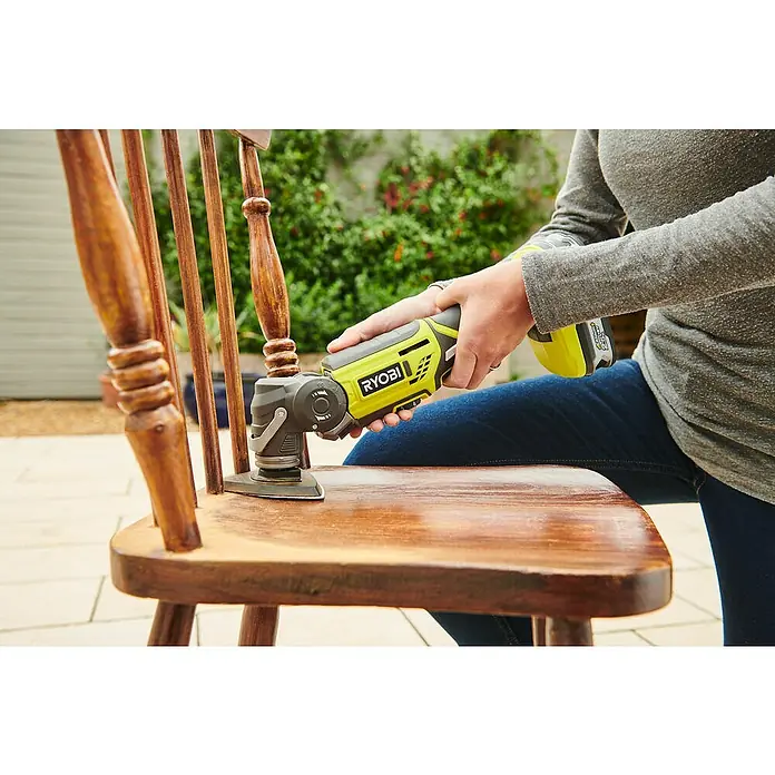 Ryobi ONE+ Akku-Multifunktionswerkzeug R18MT-0 - 18 V, Li-Ionen, Ohne Akku, Leerlaufdrehzahl: 10.000 U/min - 20.000 U/min - Anwendungsbeispiel