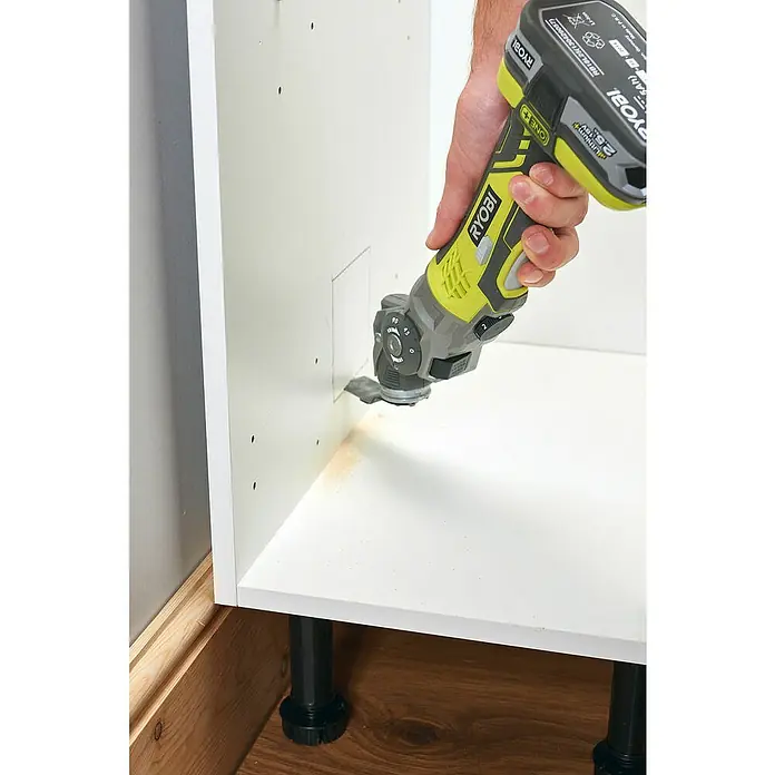 Ryobi ONE+ Akku-Multifunktionswerkzeug R18MT-0 - 18 V, Li-Ionen, Ohne Akku, Leerlaufdrehzahl: 10.000 U/min - 20.000 U/min - Anwendungsbeispiel